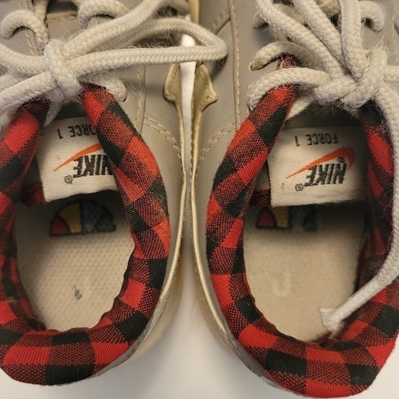 Nike Air Force 1 LV8 GS 'Light Taupe' Sneakers - Picture 8 of 8